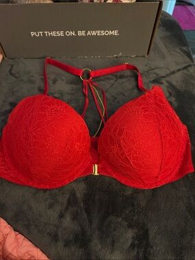 Victoria's Secret Red Lace Front-Closure Bra with Strappy Ring Back